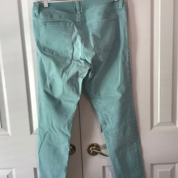 Capris - Picture 3 of 3